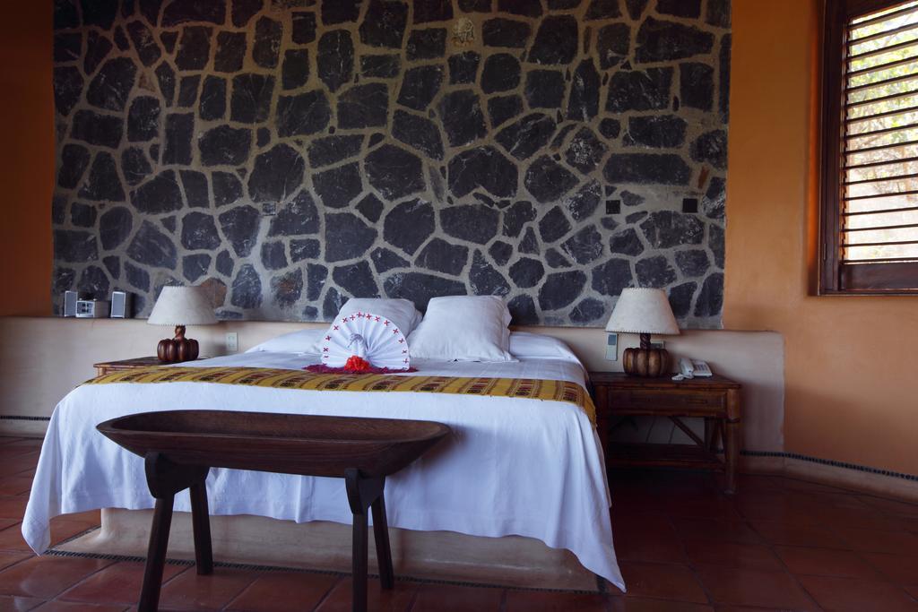 Hotel Casa Don Francisco Ixtapa  Esterno foto
